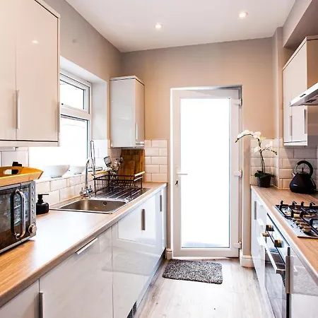 Apartmán Contractor House, Sleeps 7, Close To Restaurant's & Bars, Long Available, Oveyo Middlesbrough